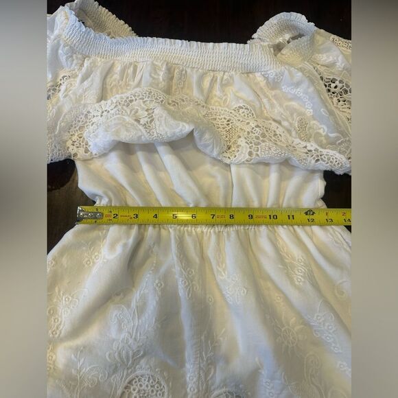 Abercrombie and Fitch White Lace Eyelet Embroidered Romper Size Medium - Picture 7 of 12